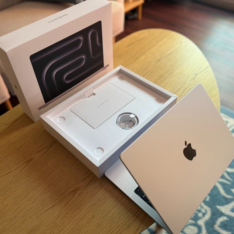 Livraison MacBook Pro M5